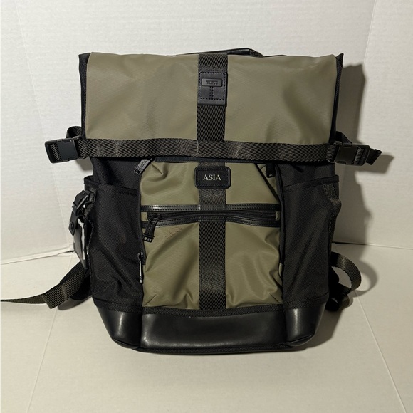 roll top backpack tumi Harrison Osborn Black Thanks to the numerous organisation options and plenty of space for a laptop Osborn Roll Top Backpack |